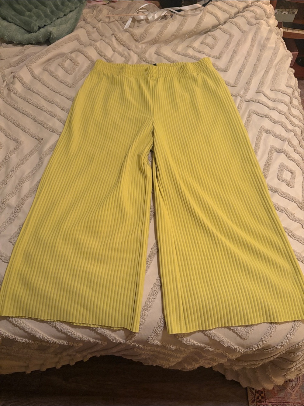 Marc New York Yellow Wide-Leg Pleated Cropped Pants